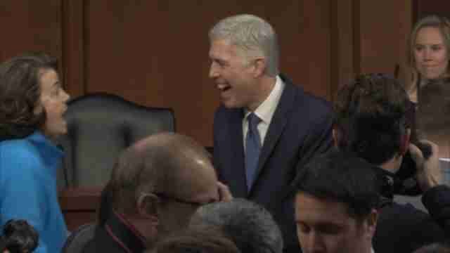 Republicanos del Senado maniobran para aprobar al juez de Trump en el Supremo