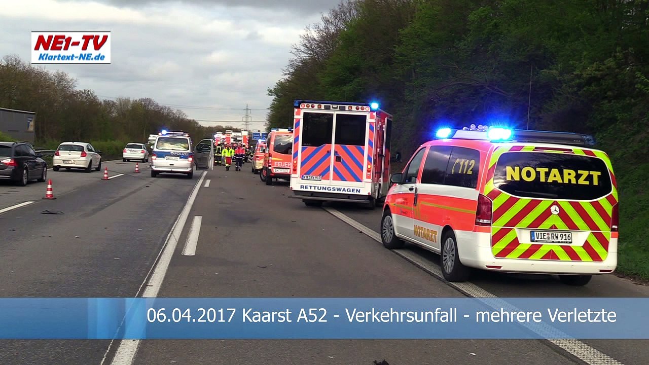 2017-04-06 Kaarst: Schwerer Verkehrsunfall A52 - Pkw überschlägt sich