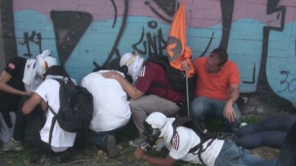 Policía venezolana disuelve nuevamente marcha opositora con gas lacrimógeno