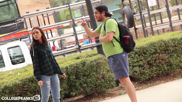 痴◯【お尻に触ったでしょ！イタズラドッキリ】やってないんですけど…結果w【海外人気ドッキリ！ハプニング集！俺的ランキング！】