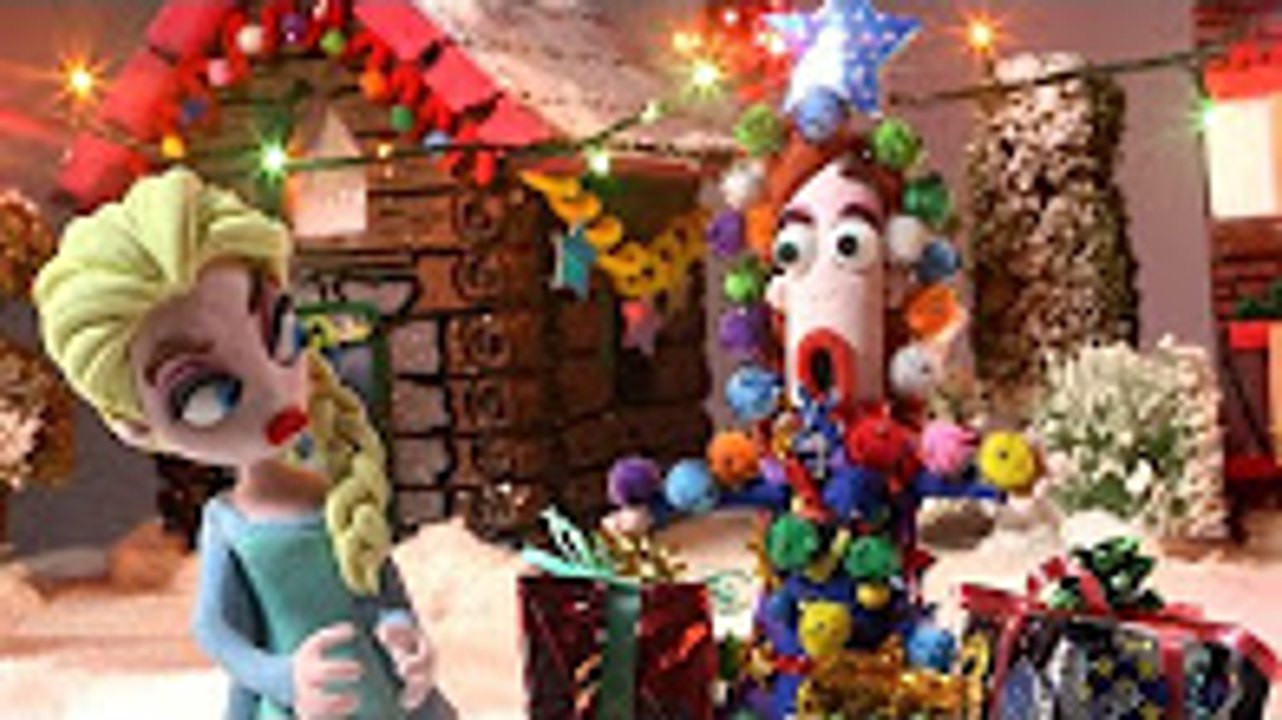 Anna Human Christmas Tree - Disney Frozen Superheroes in Real Life Stop Motion Movies
