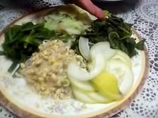 Membuat Pecel Masakan Sayur Tradisional