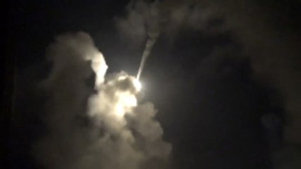 ABD Suriye'de Rejim Güçlerini Vurdu