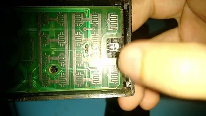 COMO RECUPERAR SEU CONTROLE REMOTO COM UM LAPIS E UMA GILETE