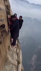 La piste la plus dangereuse du monde - Chemin de planche du mont Hua en Chine