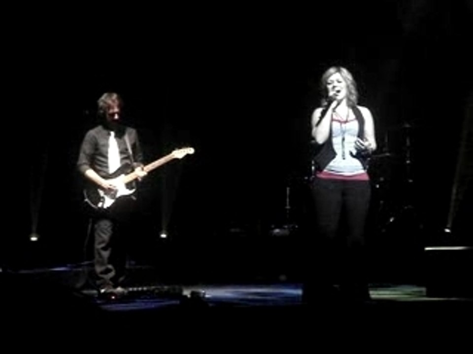 Kelly Clarkson - Up To The Mountain [MELBOURNE SHOWCASE]