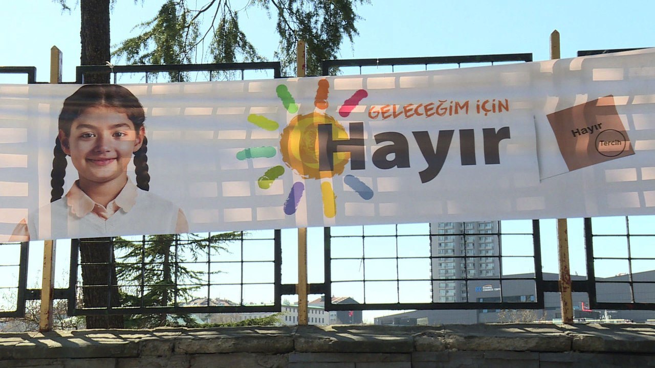 Turquie : l'opposition tente de mener campagne dans les quartiers AKP
