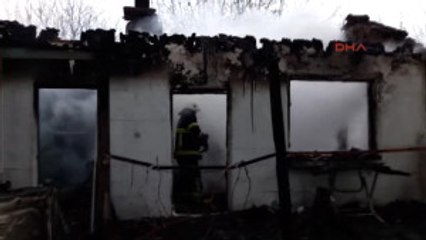 Tekirdağ Yaşlı Çift Yanan Evlerinden Güçlükle Kurtuldu