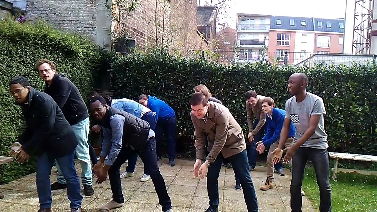 Flashmob du RN par les jocistes de Lille et de Dunkerque