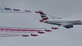 AMAZING AIR SHOW VERTICAL TAKE OFF BIGGEST AIRCRAFT A380 A350