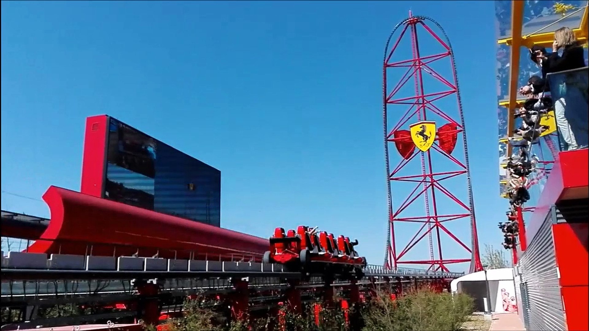 Ferrari Land à PortAventura, le nouveau parc d'attractions espagnol - Vidéo  Dailymotion