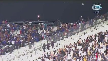 Crazy Hooligans Threw Chairs During Corinthians vs Universidad de Chile!