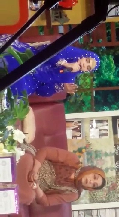 Wo Jo chahain chand ko tour dain By SANA SYED
