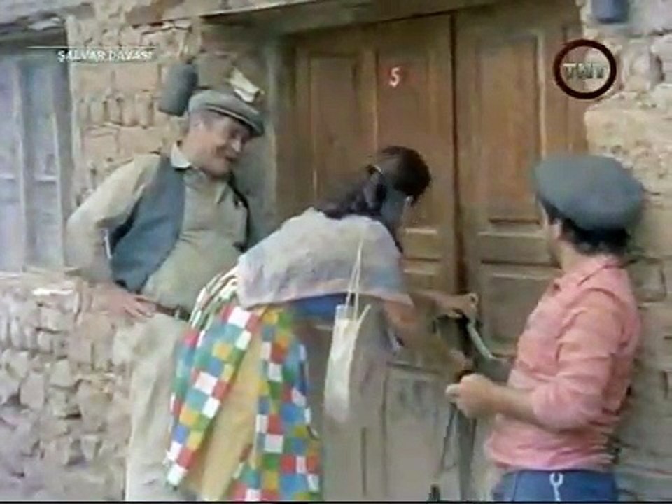 Köy yerinde bir başına -şalvar davası filminden