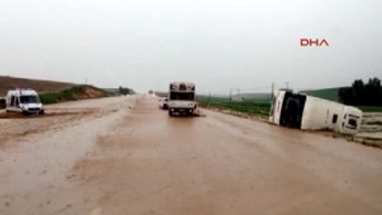 Adana Mitinge Giden Midibüs Takla Attı 3 Ölü 16 Yaralı -1
