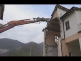 Norcia (PG) - Terremoto, demolizioni a Campi Basso (07.04.17)