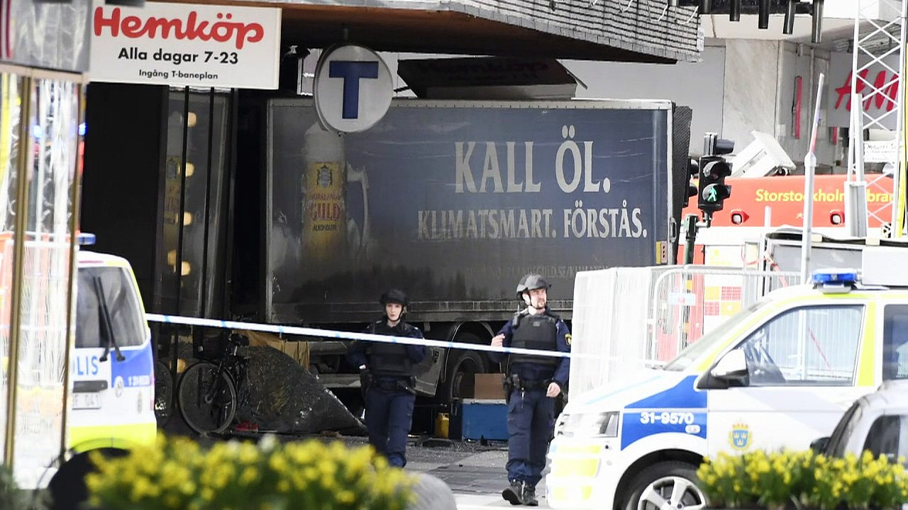 Lkw-Attentäter tötet mehrere Menschen in Stockholm