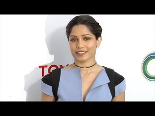 下载视频: Freida Pinto 2017 UCLA IoES Gala Green Carpet