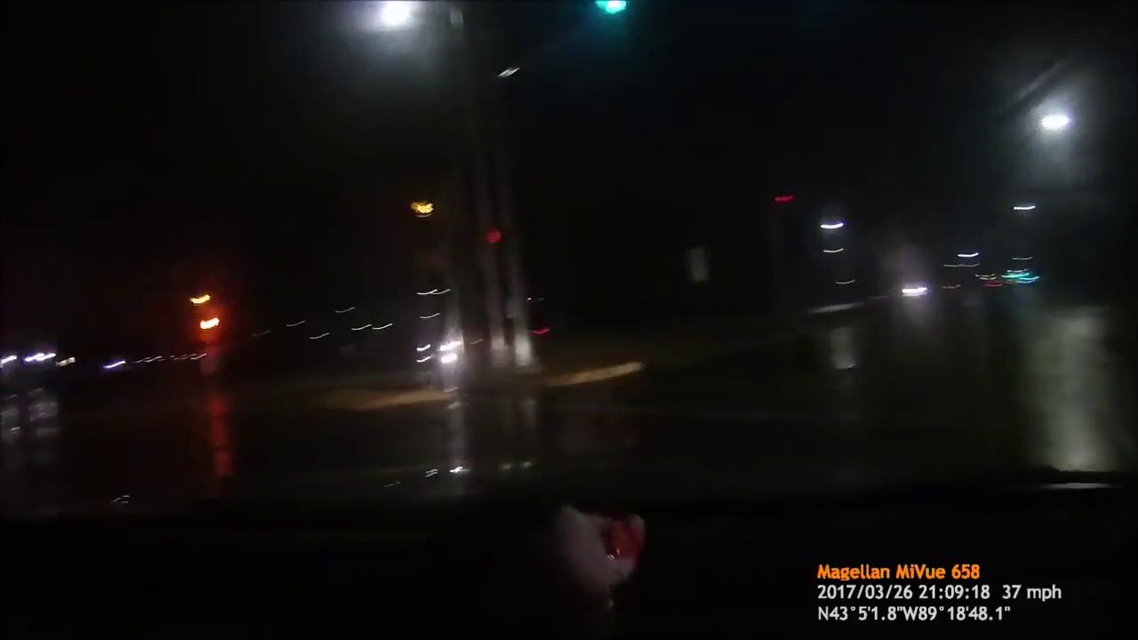 Se faire rentrer dedans en rentrant de soirée.. Cadeau !