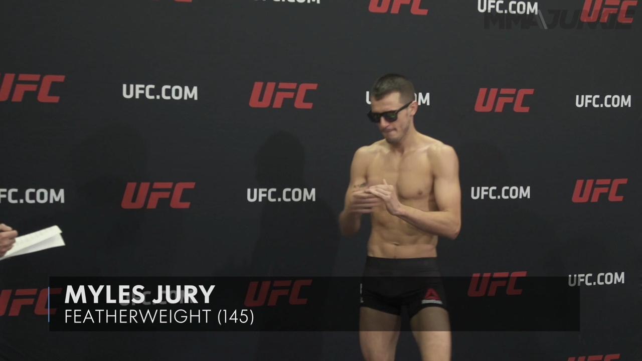 UFC 210 weigh-ins: Daniel Cormier loses 1.2 pounds in 2 minutes