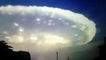 Ufo Gigantesco aparece na Colombia e assusta pessoas