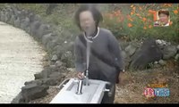 japanese funny video - water fountain prank