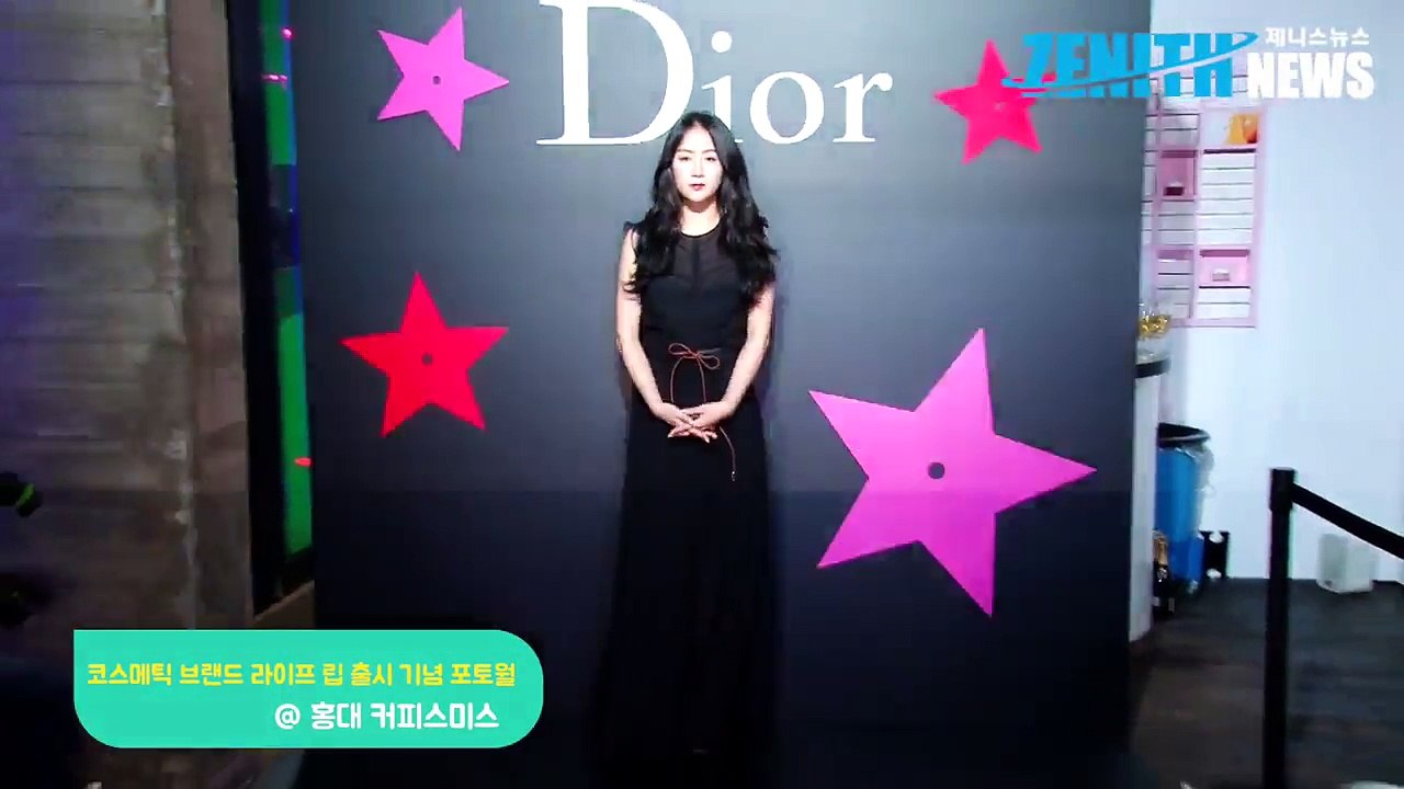 [Z영상] 현아-소유, 홍대는 지금 마비상태!(Hyun A-SoYou Phototime)