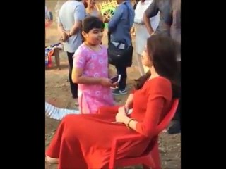 Anushka Sharma listening the song of baby girl