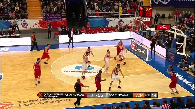 Το εντυπωσιακό coast-to-coast layup του Κώστα Παπανικολάου - ΤΣΣΚΑ vs. Ολυμπιακός - 07.04.2017