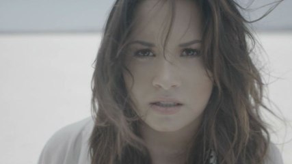 Demi Lovato - Skyscraper (Official Song and Video)