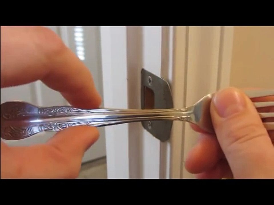 DINNER FORK DOOR LOCK video Dailymotion
