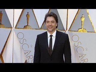 Descargar video: Javier Bardem 2017 Oscars Red Carpet