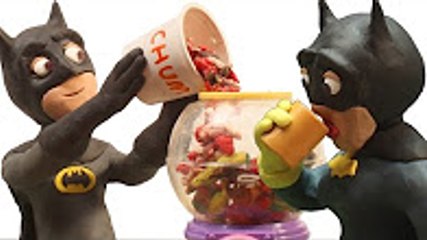 GROSS Puke Smoothie Gives Superpowers - BATMAN vs BATWOMAN - Real Life Superhero Stop Motion Moe