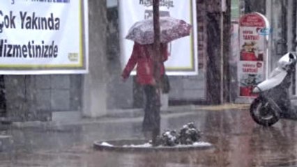 Bolu'da Nisan Ayı'nda Kar Yağışı