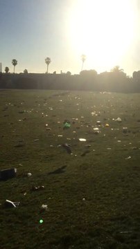 Après la gay pride voila ce qu'on retrouve au sol... crade