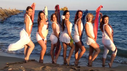 Yedi kızın harika Latin dansı