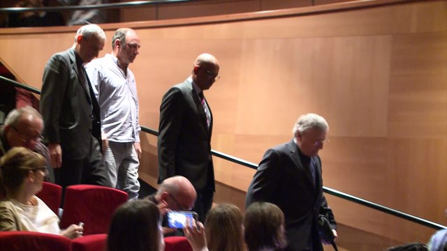 ETA da ubicación de 8 zulos con 120 armas y toneladas explosivos