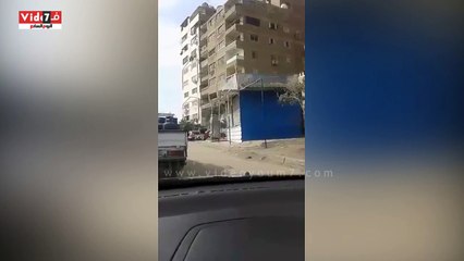 بالفيديو..شكوى من تلال القمامة بمدخل شارع الأربعين بحى السلام أول