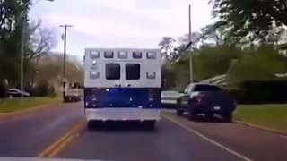 Teen Steals Ambulance For Fun, Ends Up In A High Speed Speed Police Chase