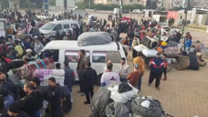 Suriye Rejiminin Kuşattığı Vaer'den Tahliyeler Devam Ediyor