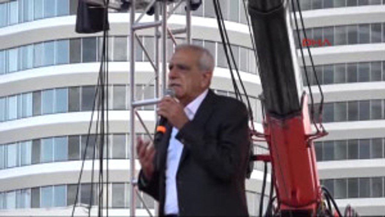 Hdp'den Istanbul'da Hayır Mitingi