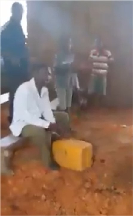 ¡¡¡ ASÍ SE ALABA A DIOS EN ÁFRICA !!!