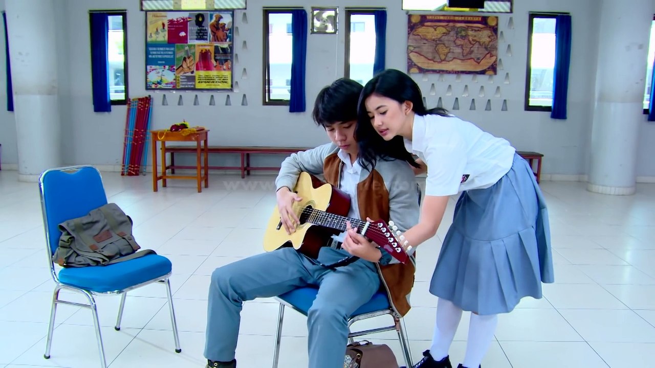 ROMAN PICISAN - Romantisnya Wulan Sama Roman Belajar Gitar [02 Mar 2017]
