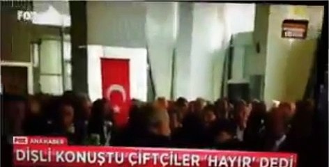 Bakan Dişli Sakaryada Çiftçilerle Buluştu.Referandumdaki Karalarını Sordu Çiftçiler Hayır Deyince Neyse Dedi