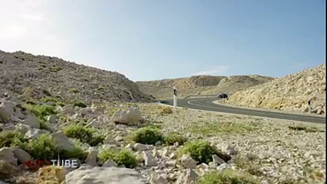 2016 Mercedes AMG SLC 43 - Drive and Design