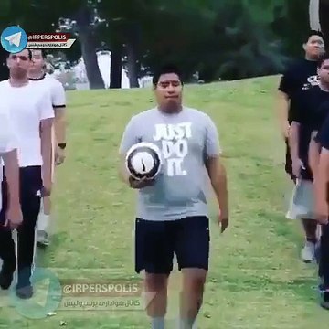 شبیه سازی بازی فیفا در دنياي واقعي!. فقط ضربه ایستگاهی اخرش