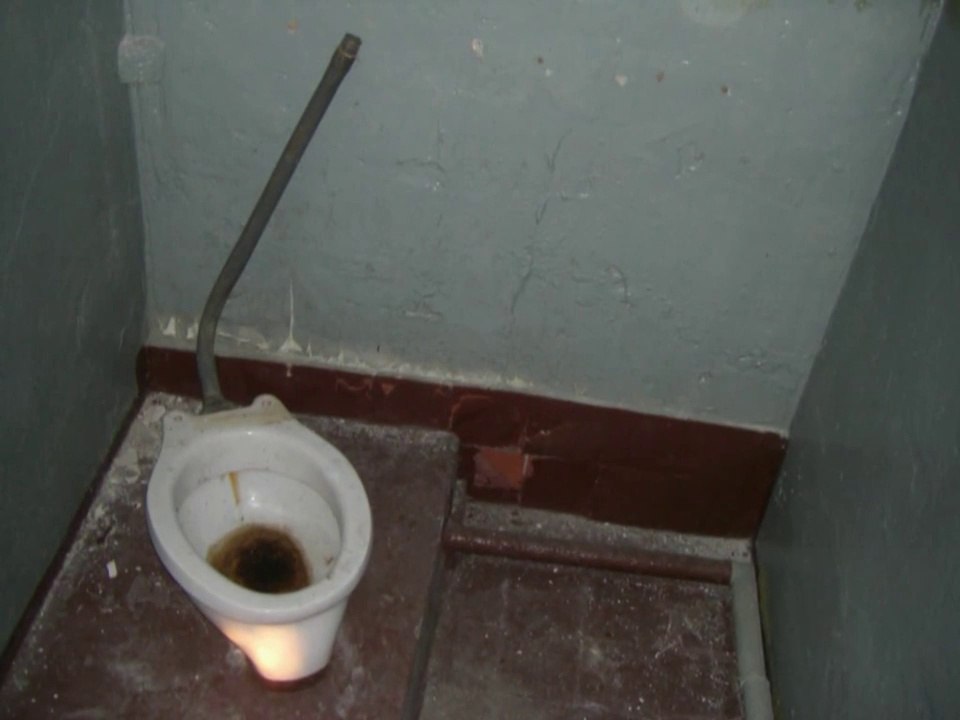 [Dia] Der Führungsbunker als Holzstapel getarnt