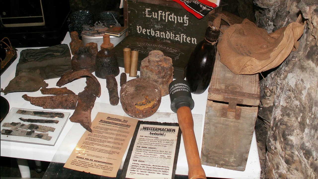 Der Luftschutzstollen unter der Kirche | Bietigheim-Bissingen