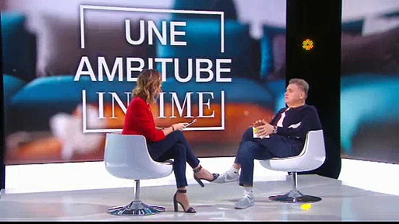 Pierre Ménès confie qu'il prépare un film sur... l'univers de la télé ! Regardez