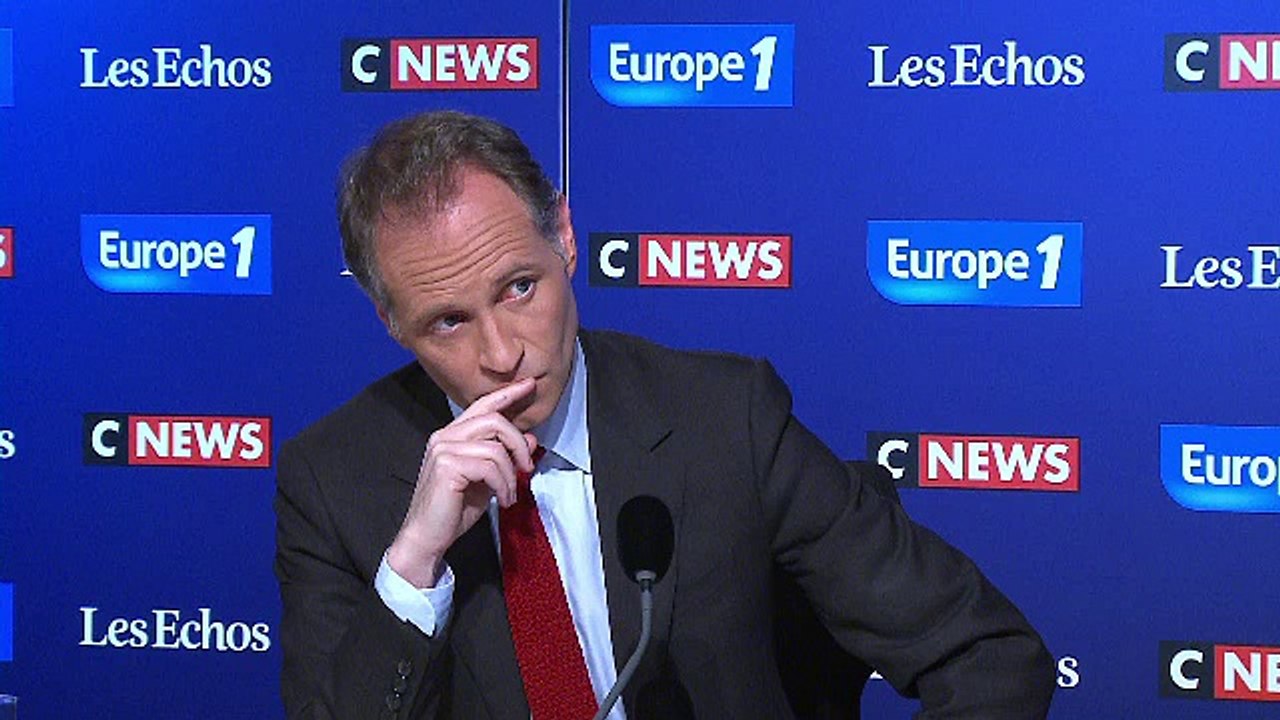 Enquête sur la mosquée En-Nour à Nice : "Soit monsieur Cazeneuve est un jean-foutre, soit monsieur Cazeneuve est un complice", estime Estrosi